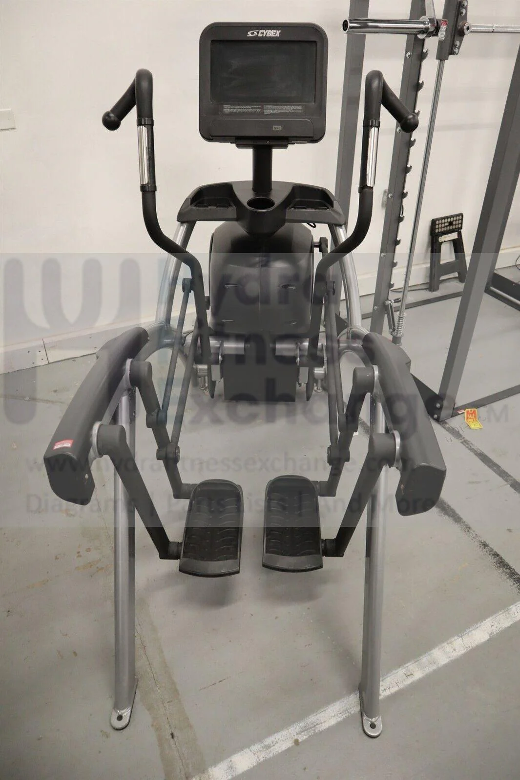 Cybex Arc Trainer Total Body R Series 70T CRMIBT ZBD100 Adjustable Inline Elliptical - Image 3