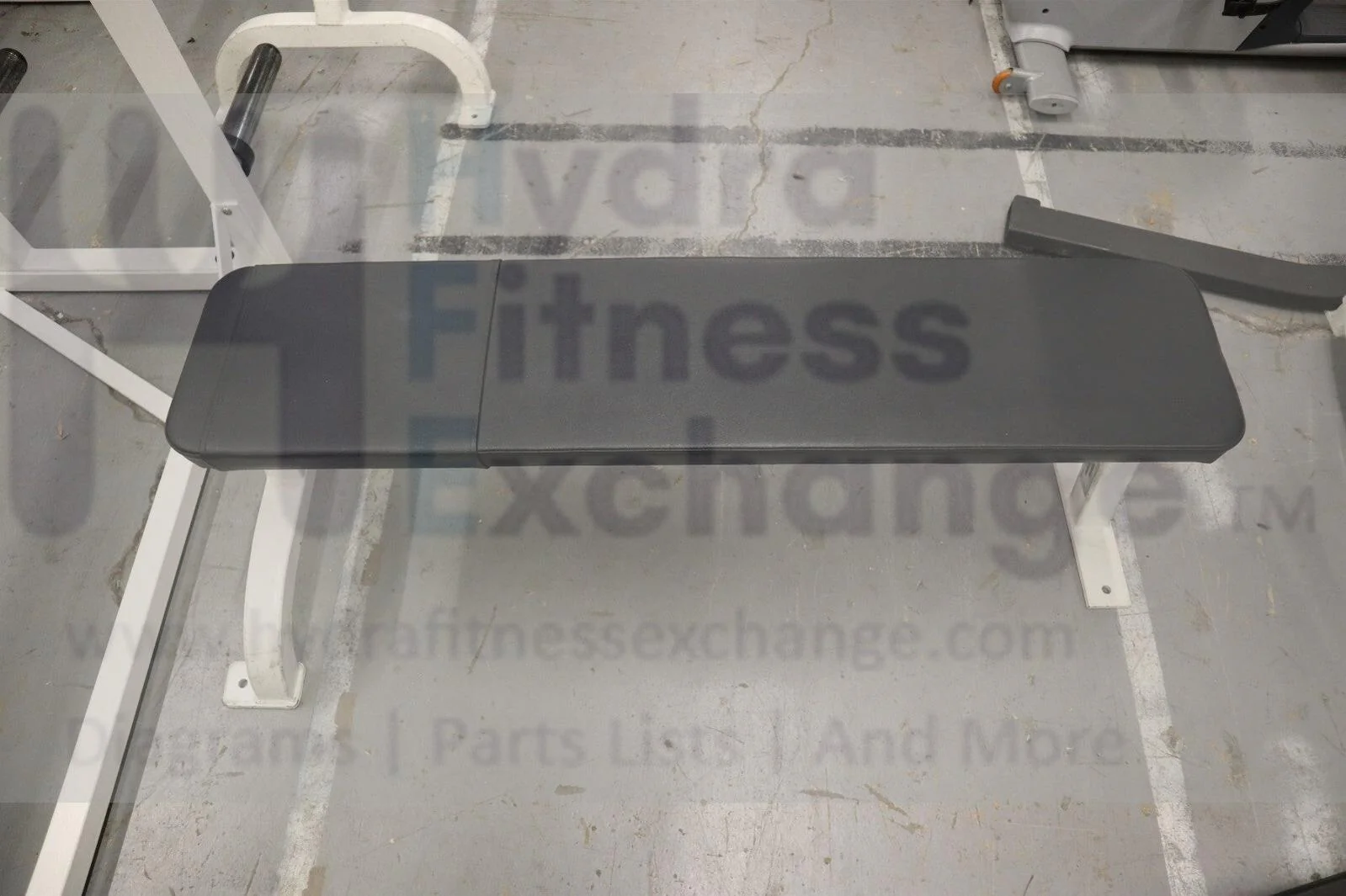 Cybex Flat Bench 543091 Freeweights & Accessories