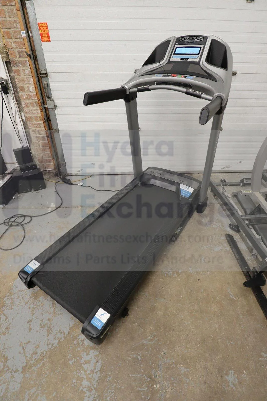Horizon Fitness Elite T5 Folding Treadmill - Image 2