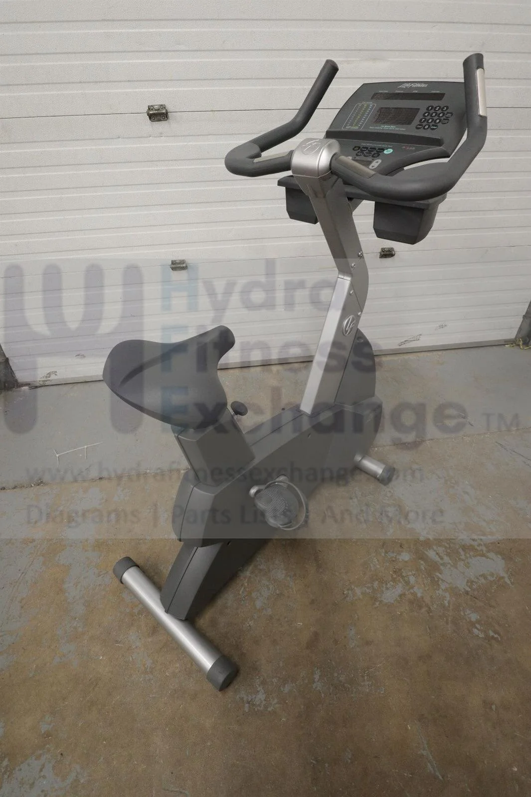 Life Fitness 95Ci Upright Stationary Bike - Image 2