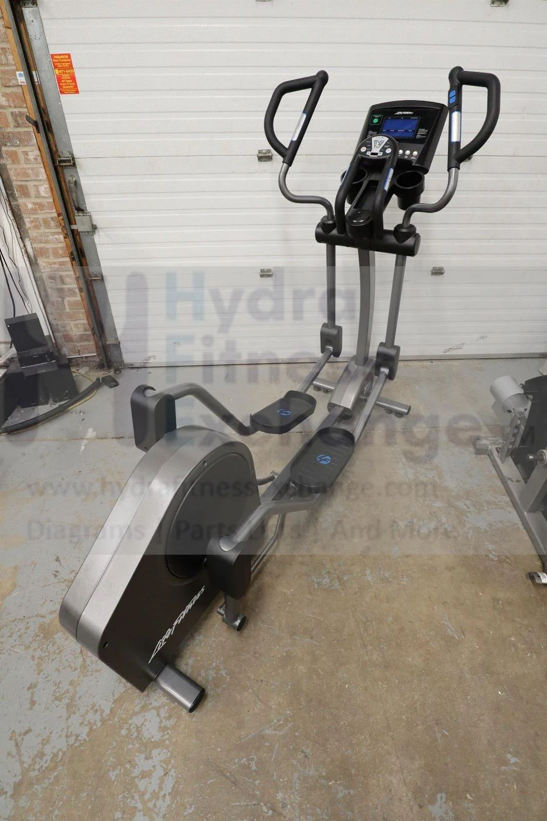 Life Fitness E3 W Go Console Elliptical - Image 2