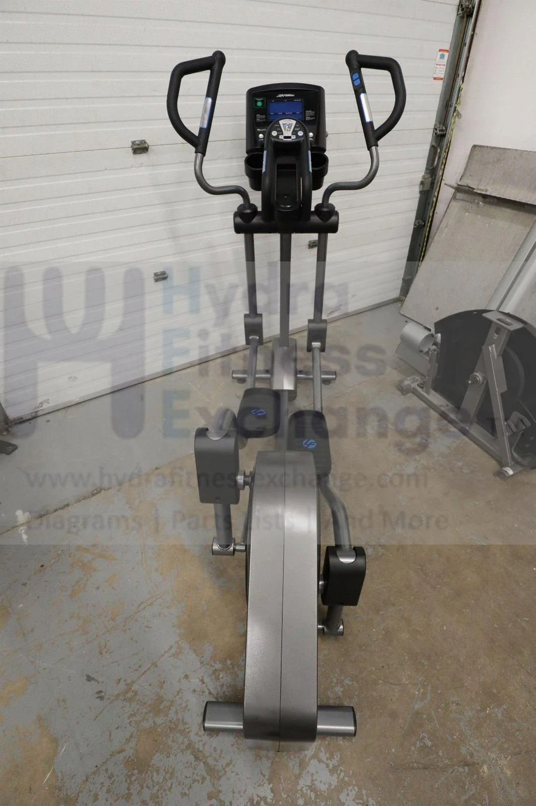 Life Fitness E3 W Go Console Elliptical - Image 3