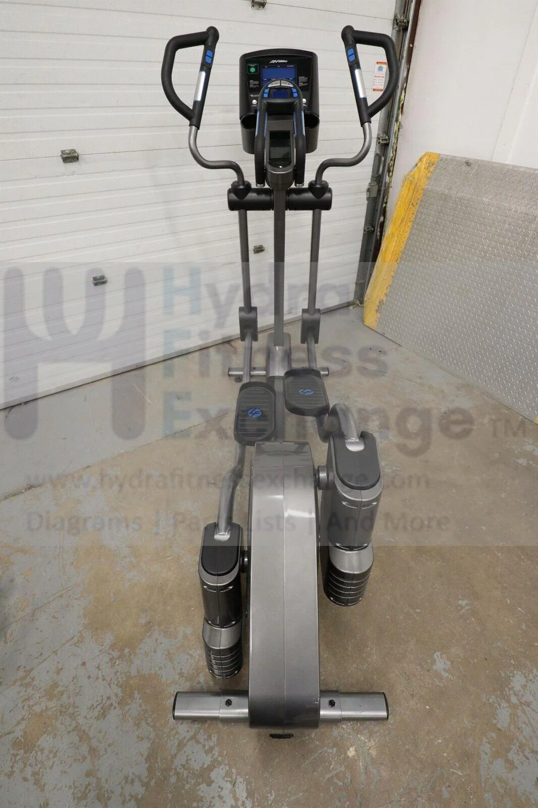 Life Fitness E5 Cross Trainer W/Go Console E5X061 Adjustable Stride Elliptical - Image 3