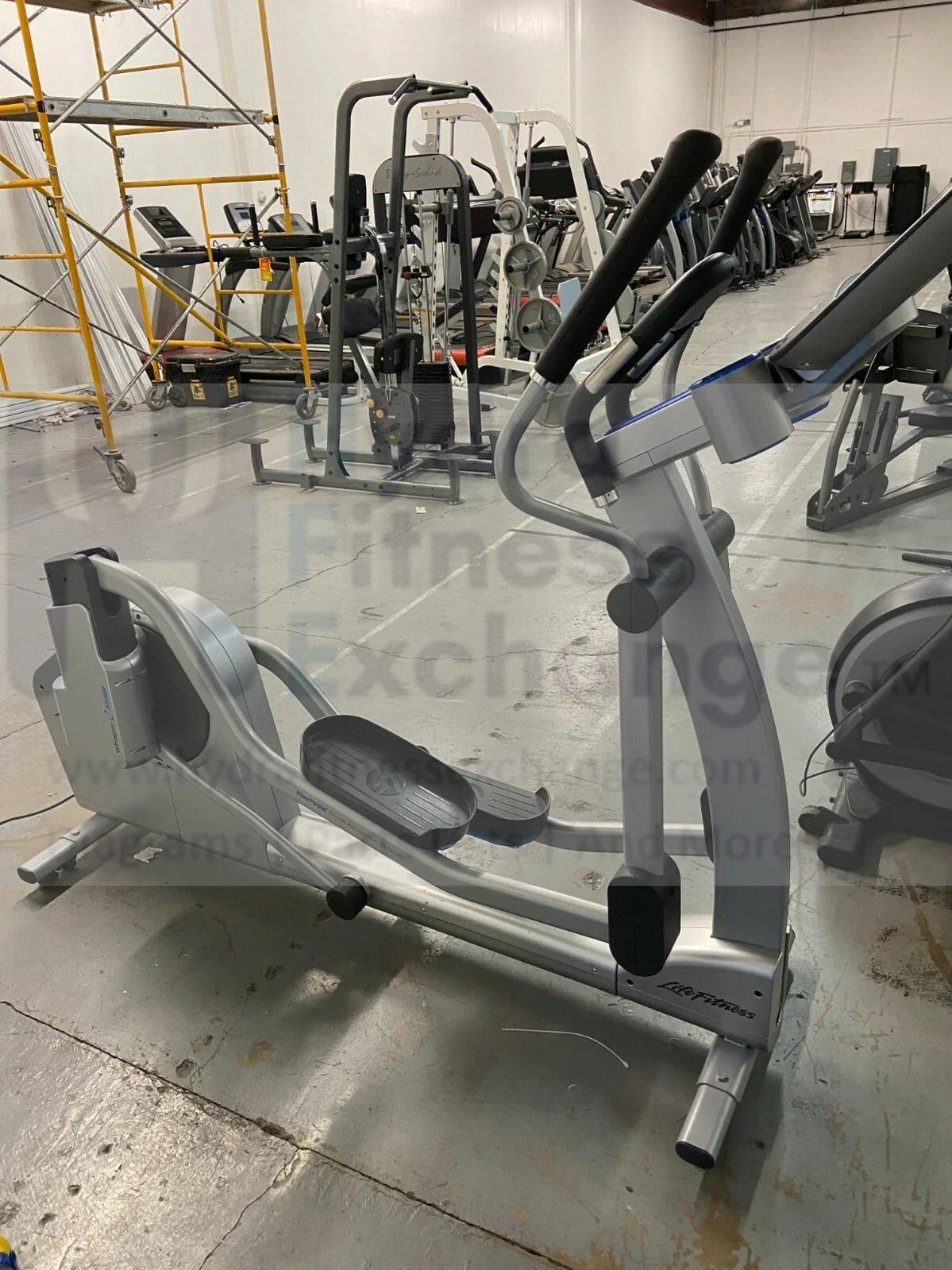Life Fitness X8 Adjustable Stride w/ Track + Console Elliptical Trainer