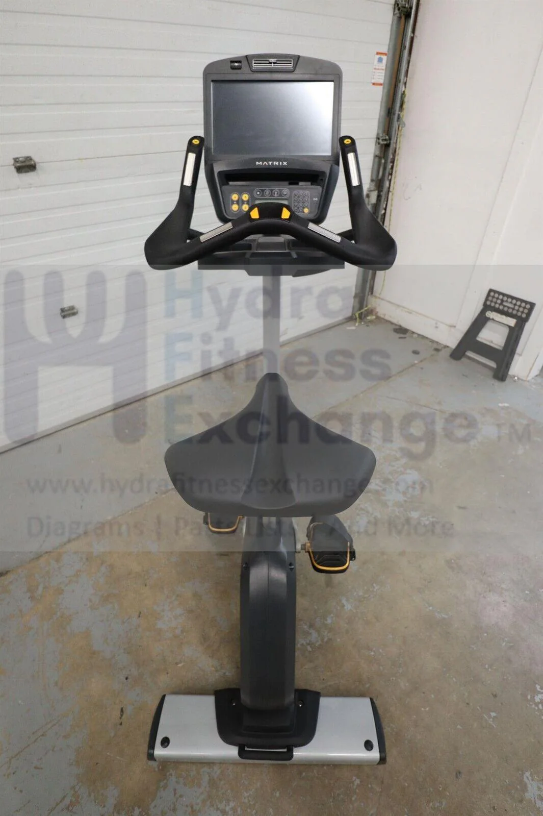 Matrix U7X (HURESAC-7XE-05-C Console) CB9219 Upright Stationary Bike - Image 3