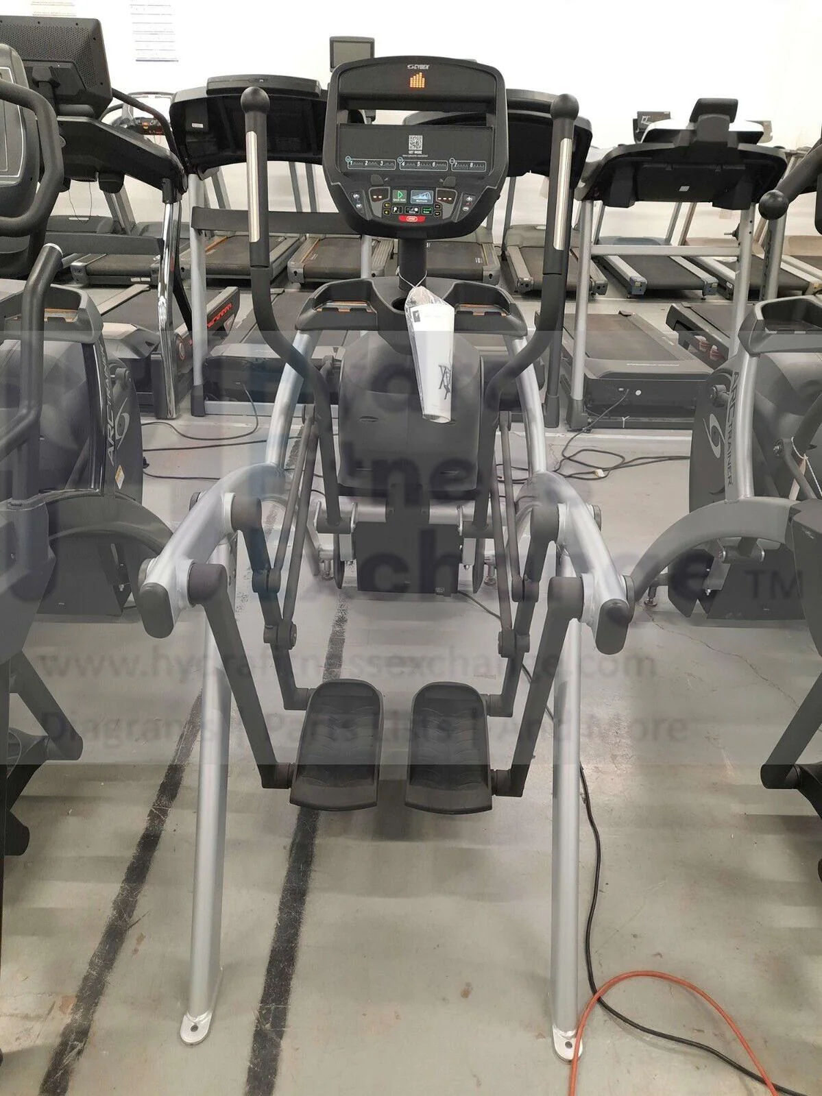 New  (other) Cybex 525AT Arc Trainer W Moving Arms (Floor Model) Elliptical