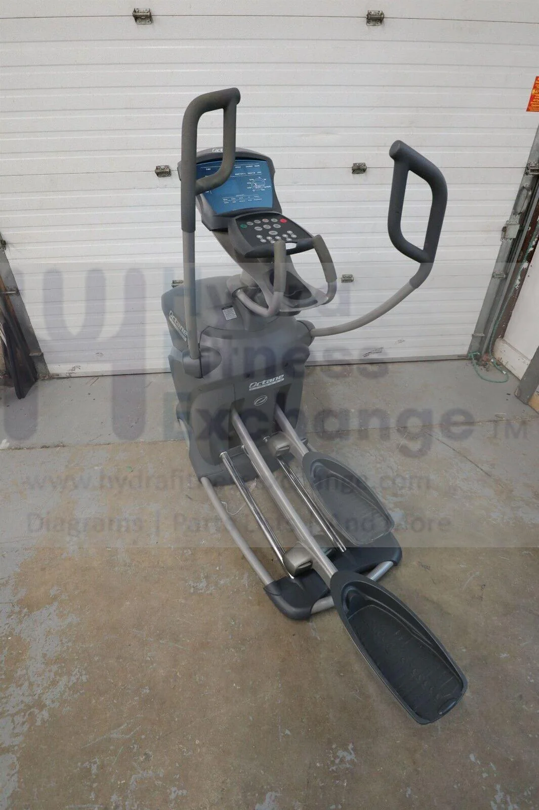 Octane Fitness Q37e F07093 Elliptical w Converging Arm Low Step Up Height - Image 2