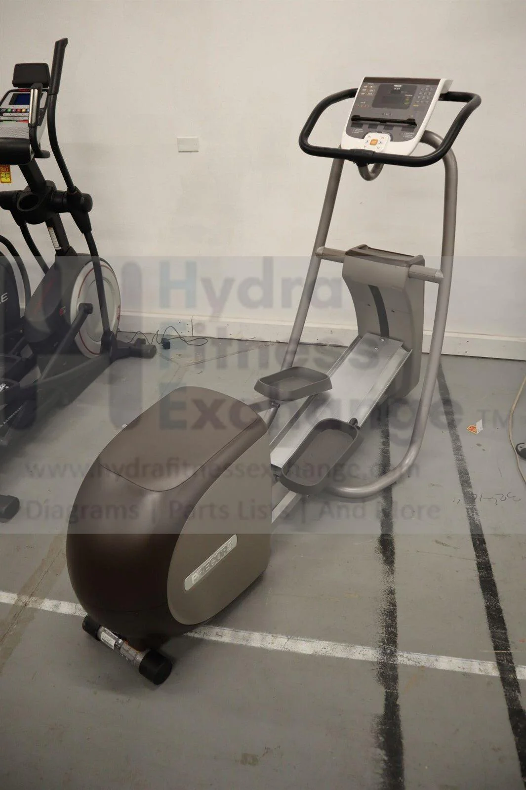 Precor 5.31 EFX AMWEL0 Adjustable Inline Elliptical - Image 2