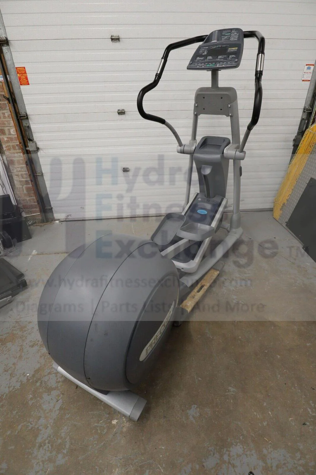 Precor EFX 546i AA32I0 Adjustable Inline Elliptical - Image 4