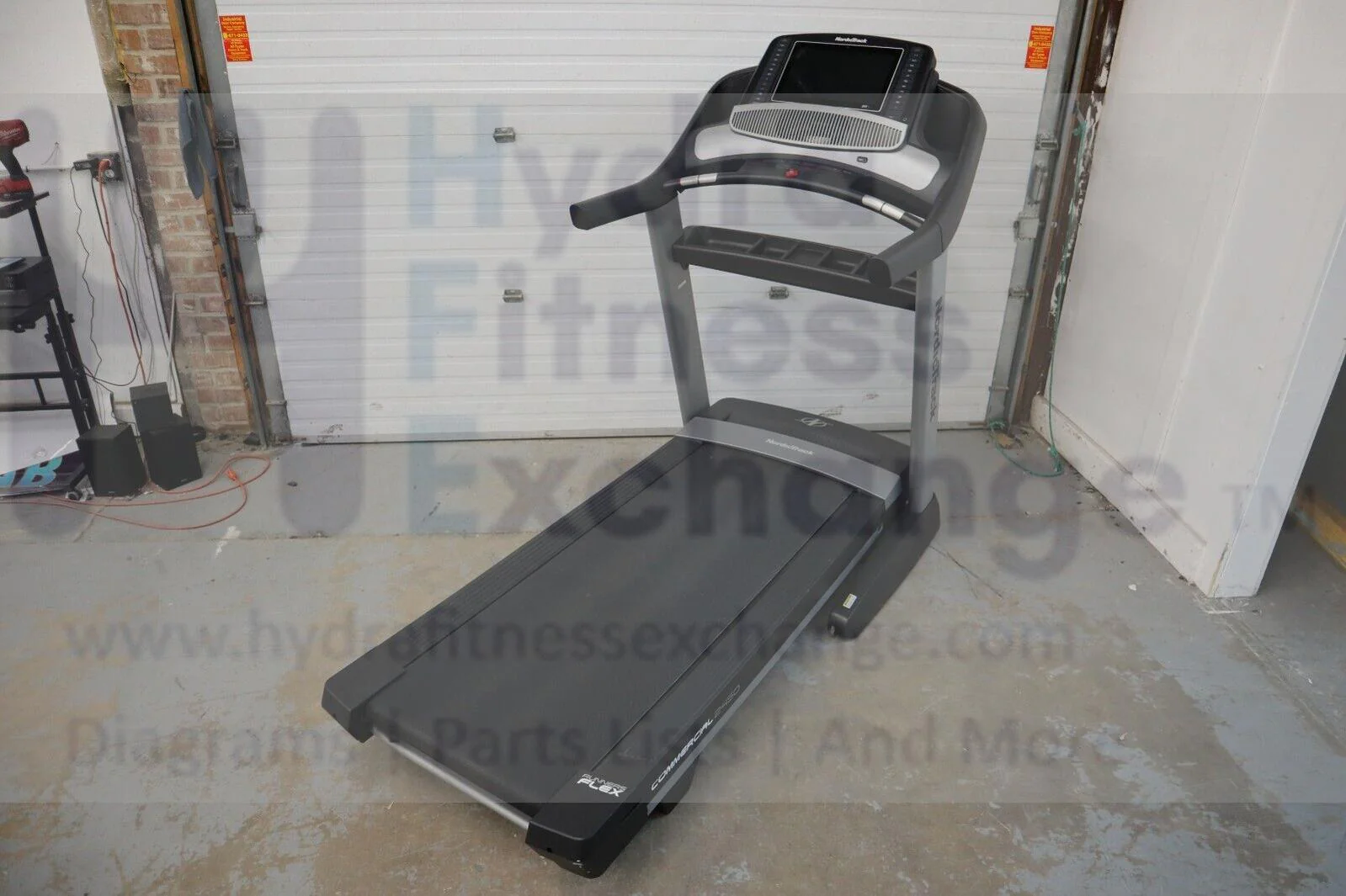 Refurbished NordicTrack Commercial 2450 NTL17229.5 Folding Treadmill 4 Home Gym