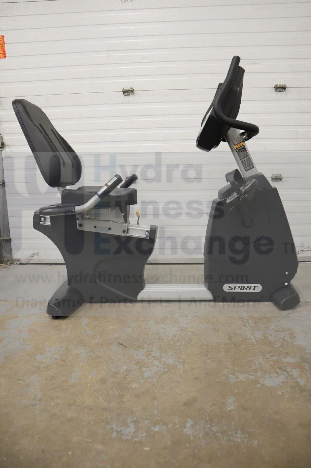 Spirit Fitness CR800 800145 Recumbent Stationary Bike - Image 4