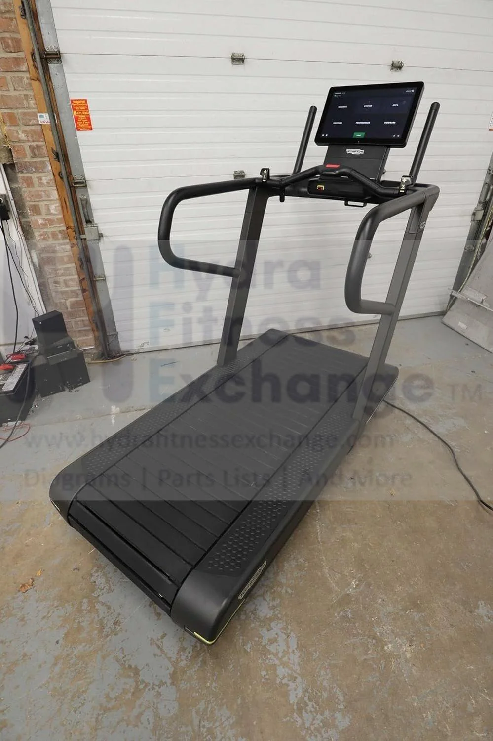 Technogym Skillrun Live 5000 Non Folding Treadmill - Image 3