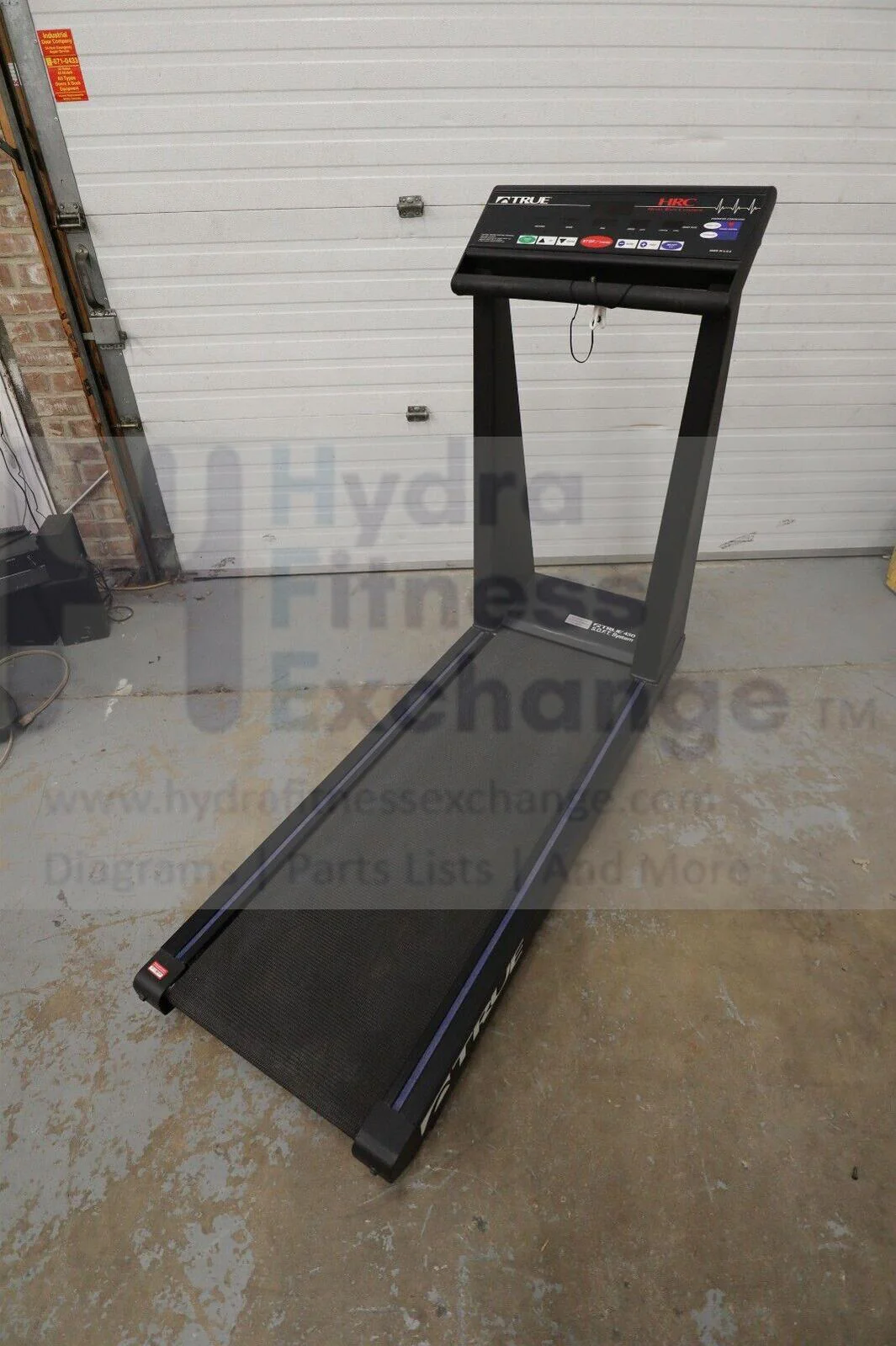 True Fitness 450 S.O.F.T. System Non Folding Treadmill - Image 2