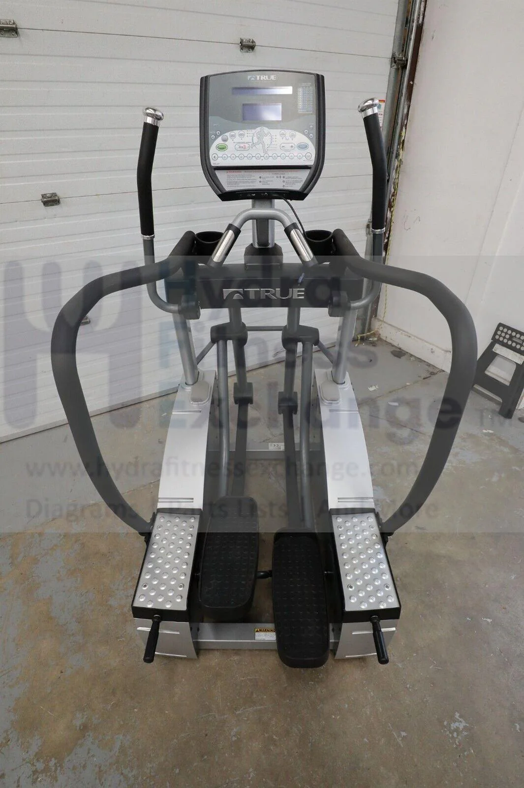 True Fitness CS200 XCS200A Elliptical - Image 2