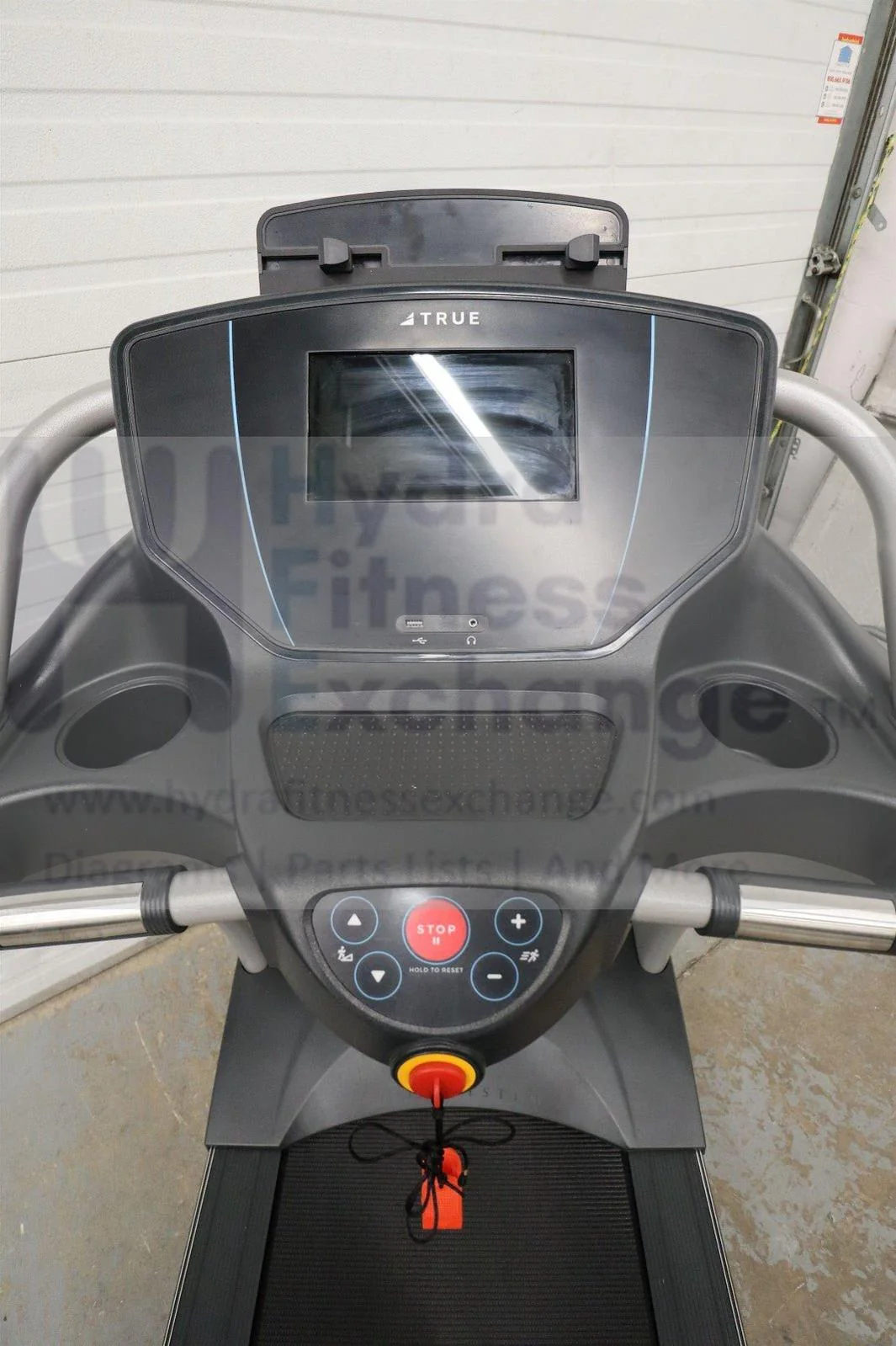 True Fitness PS800 Performance Series 800 TPS800 Non Folding Treadmill - Image 4