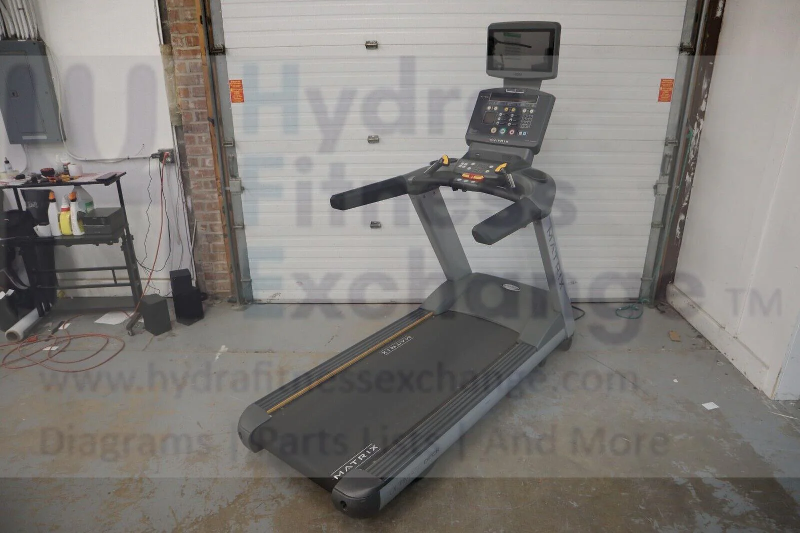 Used Matrix T5x-07 2013 W TV PVS FTM501E Commercial Treadmill For Home Gym