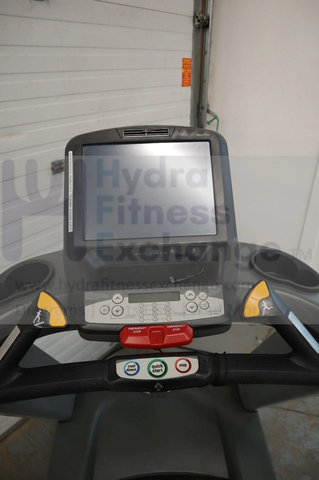 Used Matrix T7xe 2012 FTM501E Non Folding Commercial Treadmill For Home Gym - Image 3