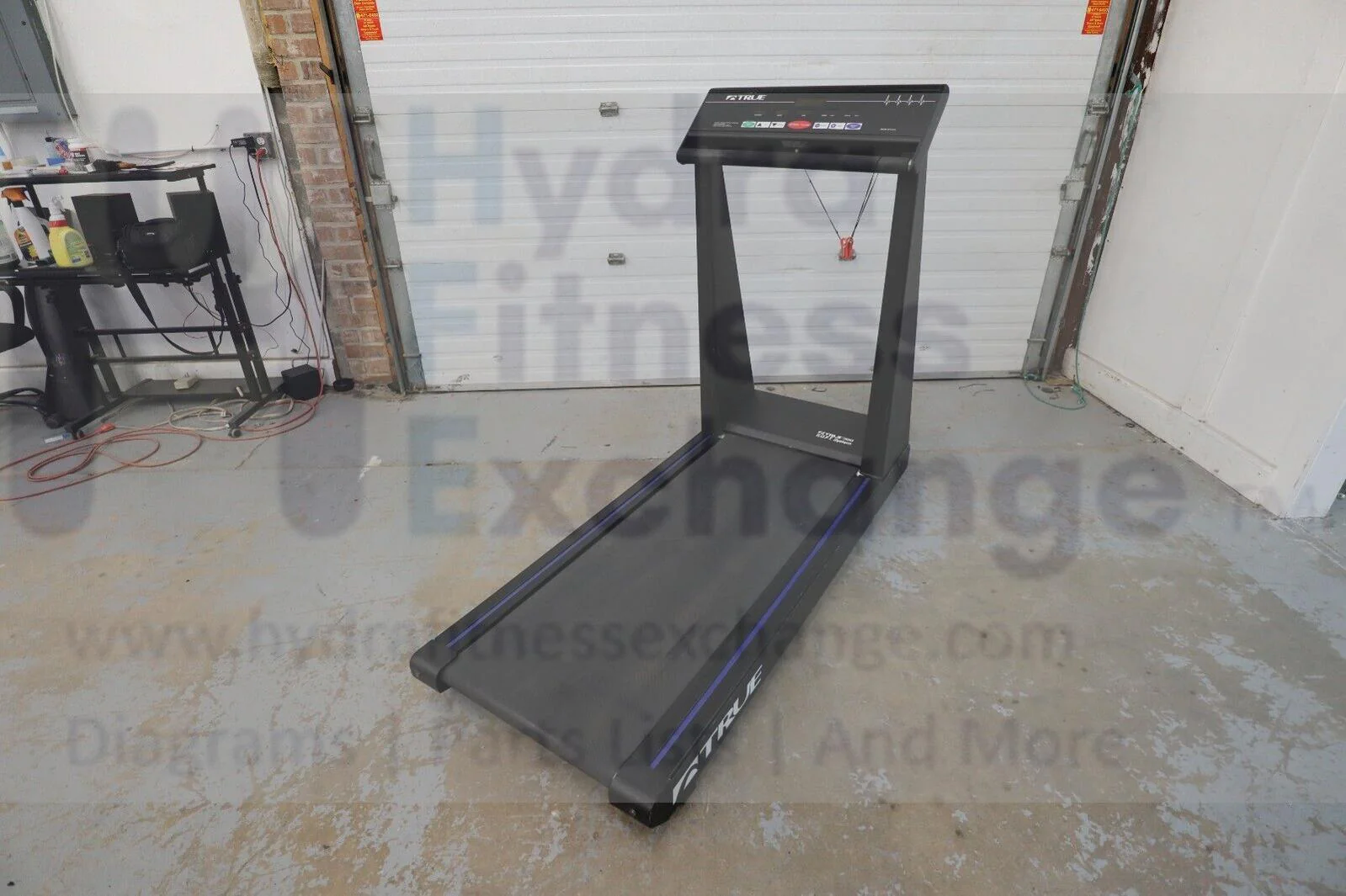 Used True Fitness 500A 500HRC 02-24448A Non Folding Treadmill - Durable - Image 3