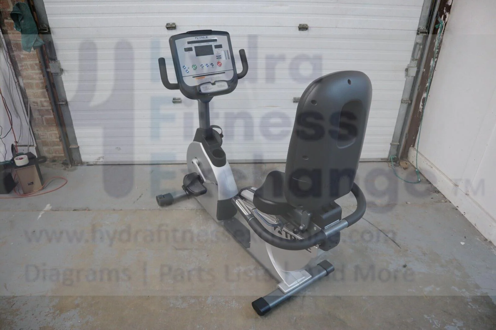 Used True Fitness CS900 - RCS900 Commercial Series Recumbent Bike For Home Gym
