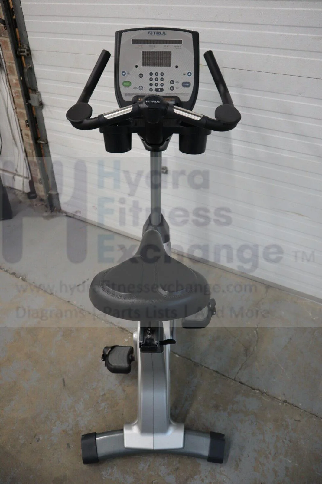 Used True Fitness ES900 w Emerge LED Console UES900-4 Upright Stationary Bike - Image 3