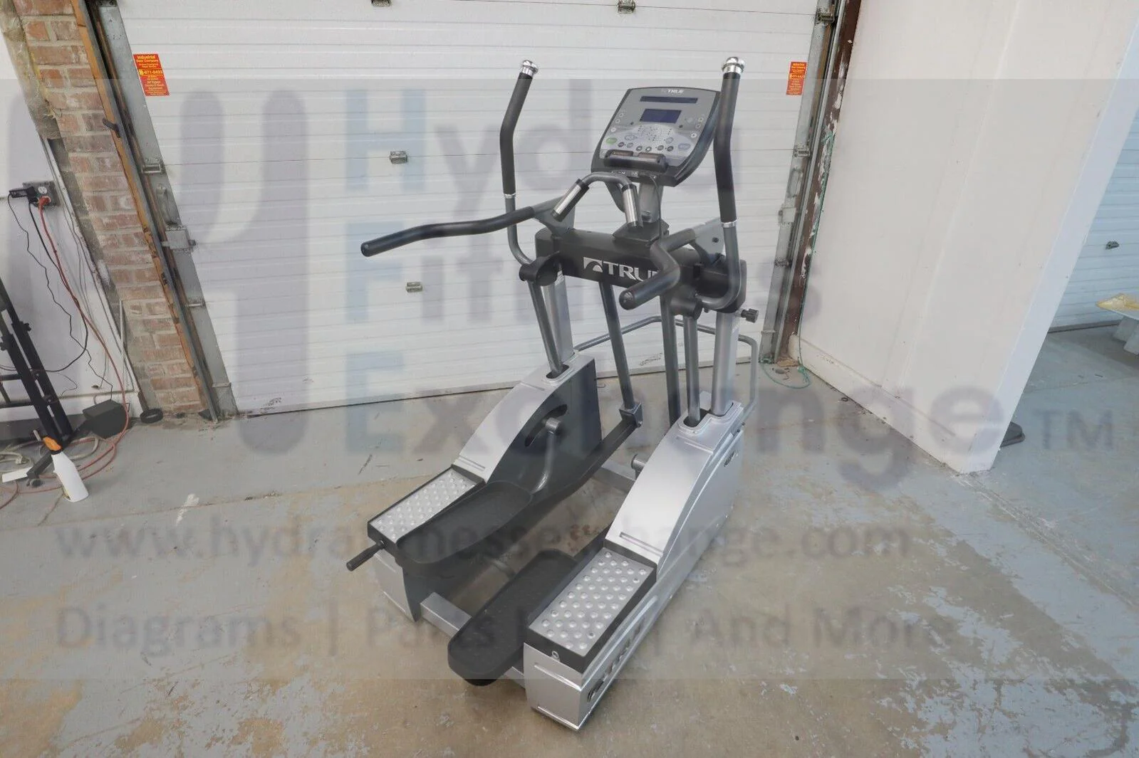 Used True Fitness XTSXA-2 12-AX0002A Adjustable Stride Elliptical Crosstrainer - Image 3